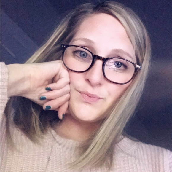 Meet your Posher, Daphne - Picture 9 of 15